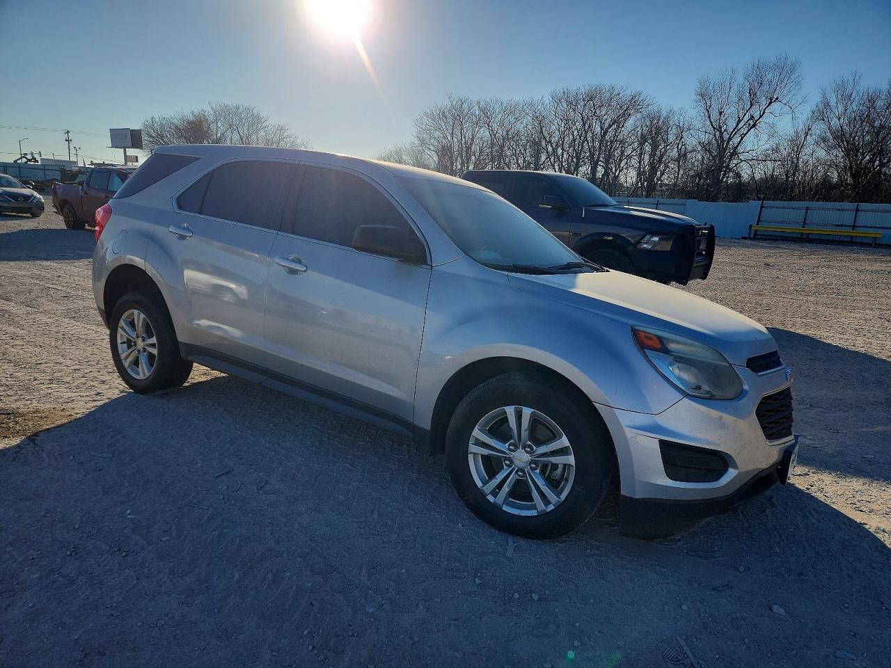 2017 CHEVROLET EQUINOX LS photo 4