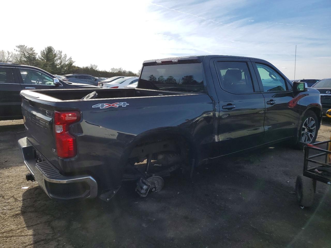 2024 CHEVROLET SILVERADO K1500 LT-L photo 3