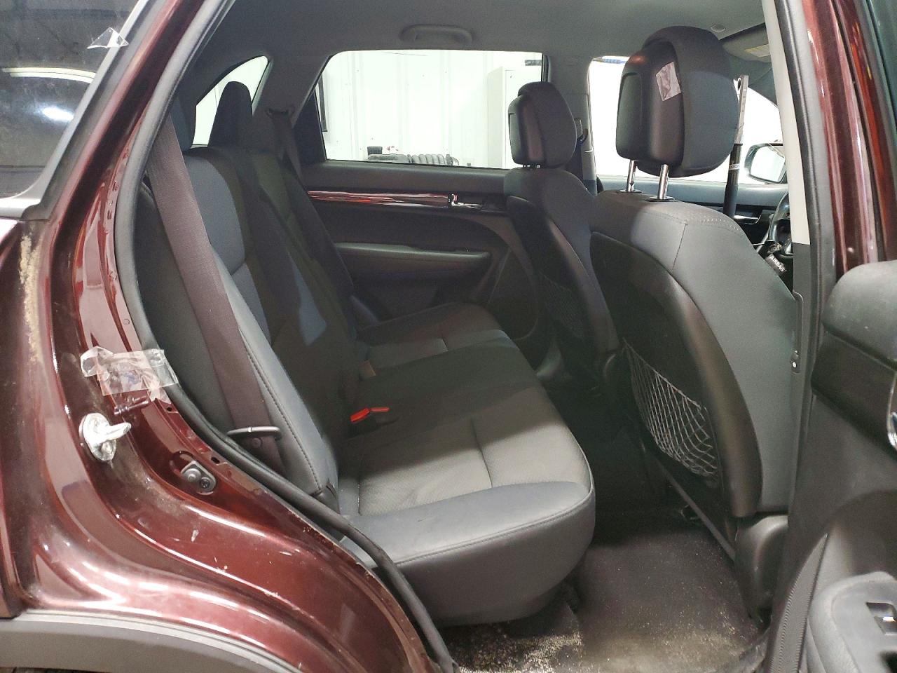 2012 KIA SORENTO BASE photo 11