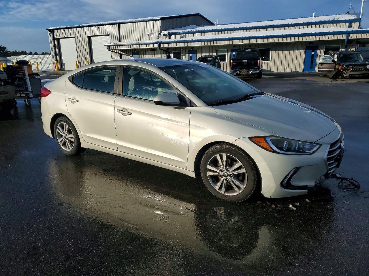 2017 HYUNDAI ELANTRA SE photo 4