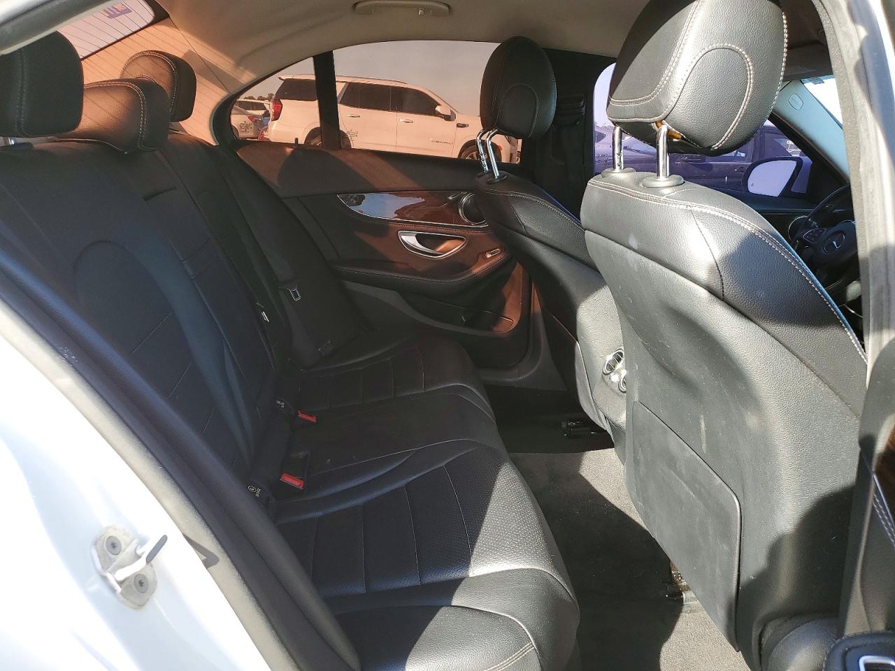 2015 MERCEDES-BENZ C 300 photo 10