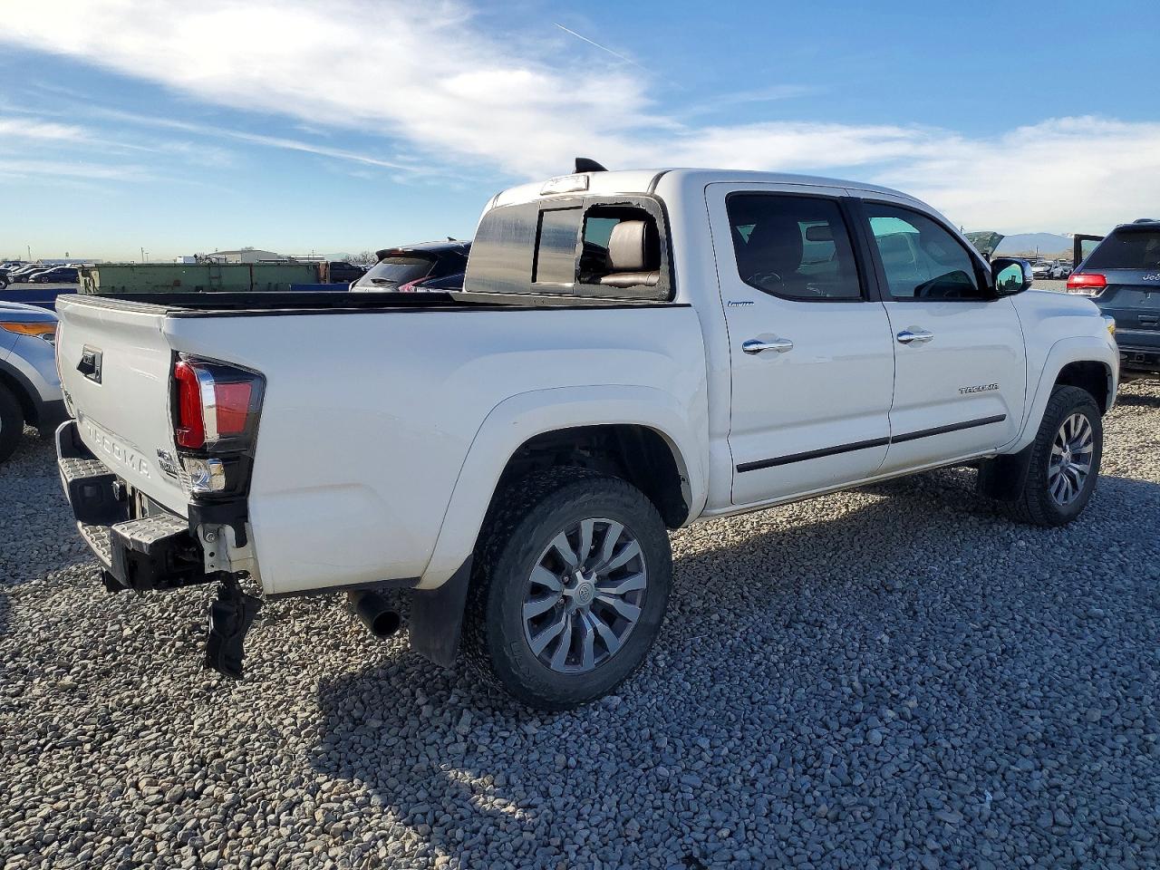 2022 TOYOTA TACOMA DOUBLE CAB photo 3
