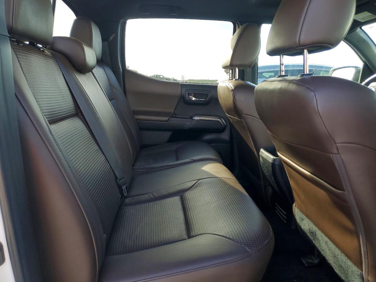 2022 TOYOTA TACOMA DOUBLE CAB photo 10