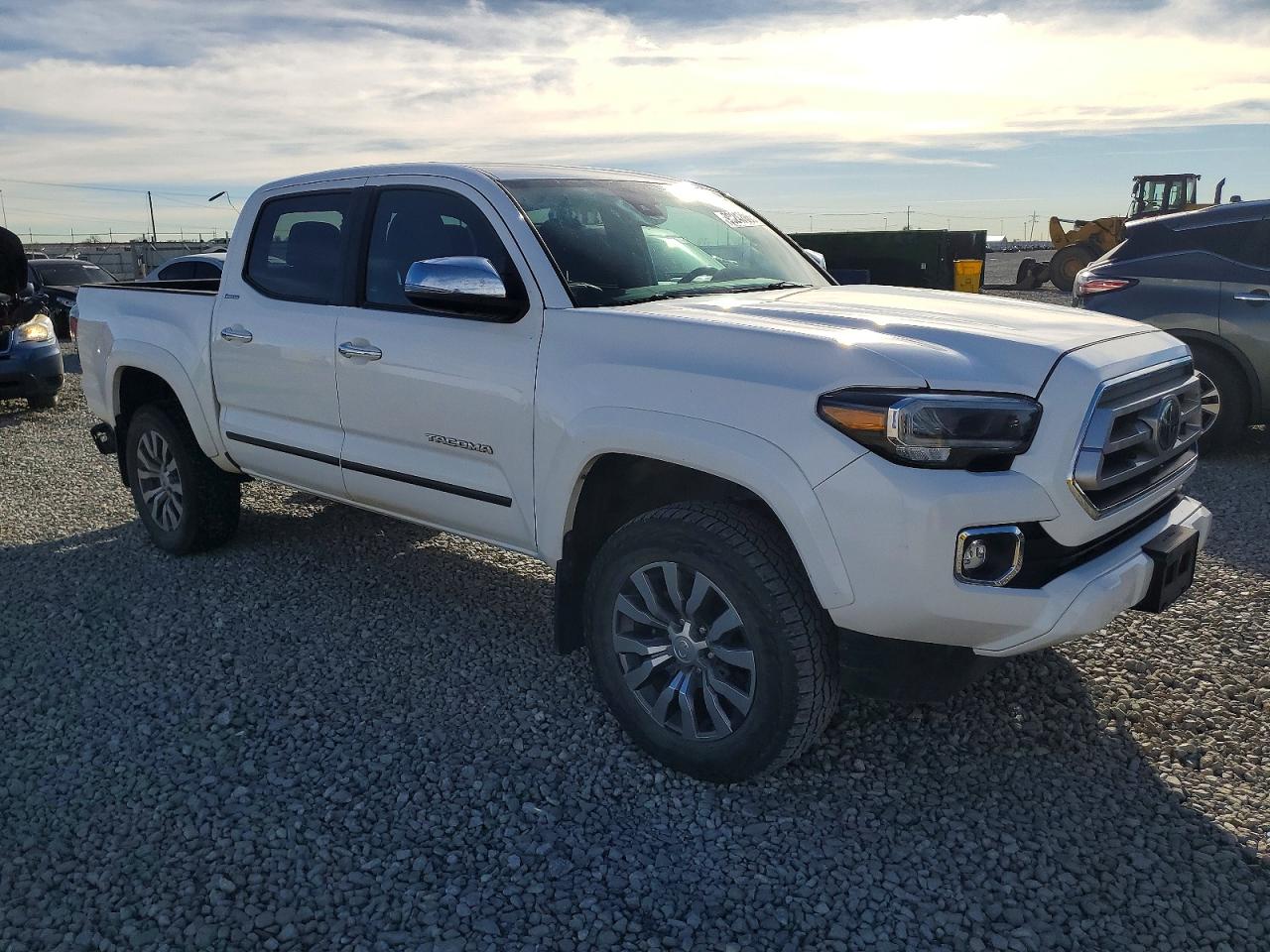2022 TOYOTA TACOMA DOUBLE CAB photo 4