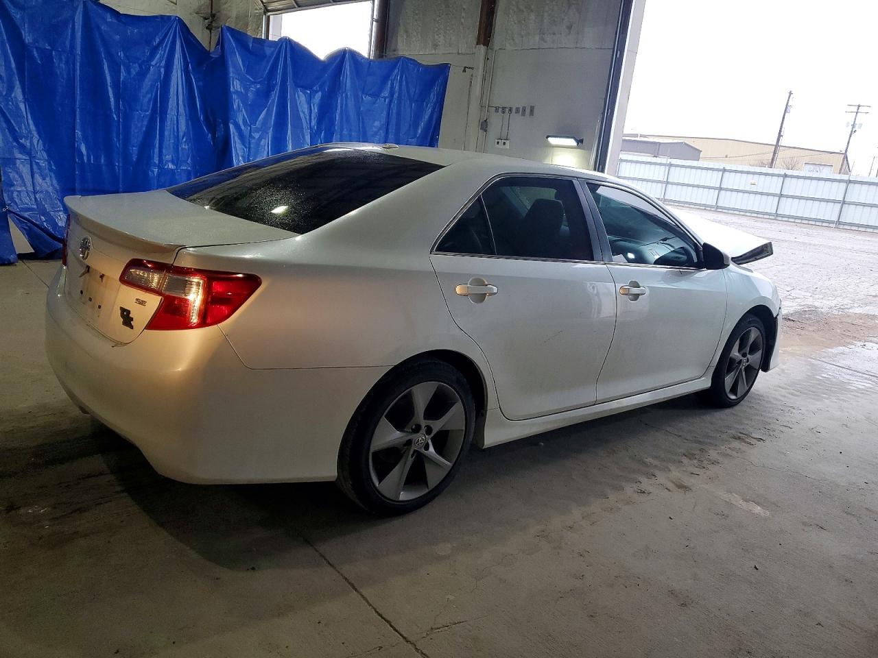 2012 TOYOTA CAMRY BASE photo 3