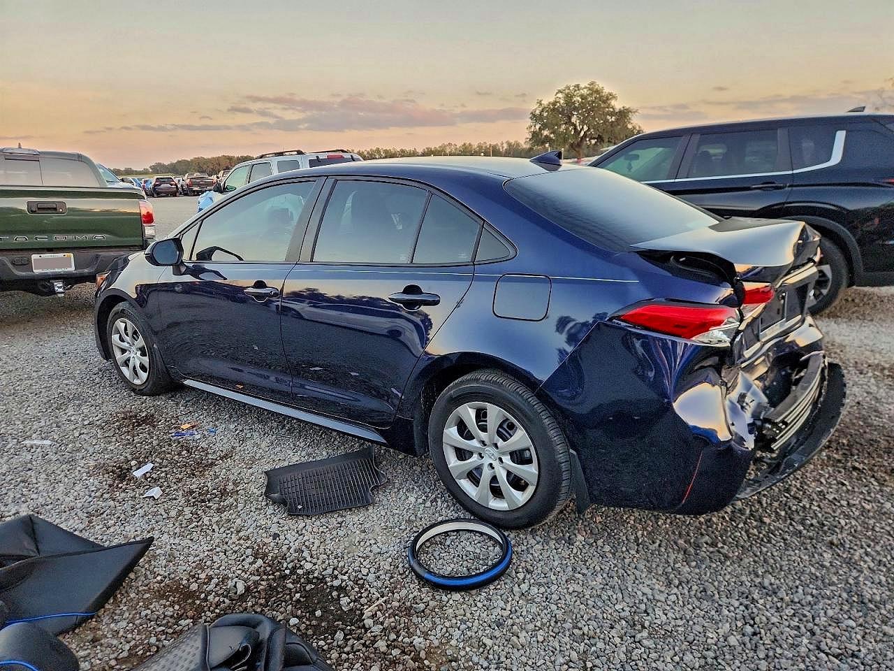 2025 TOYOTA COROLLA LE photo 2