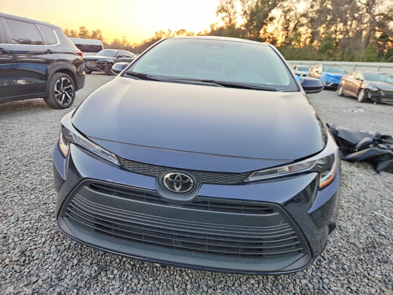 2025 TOYOTA COROLLA LE photo 5