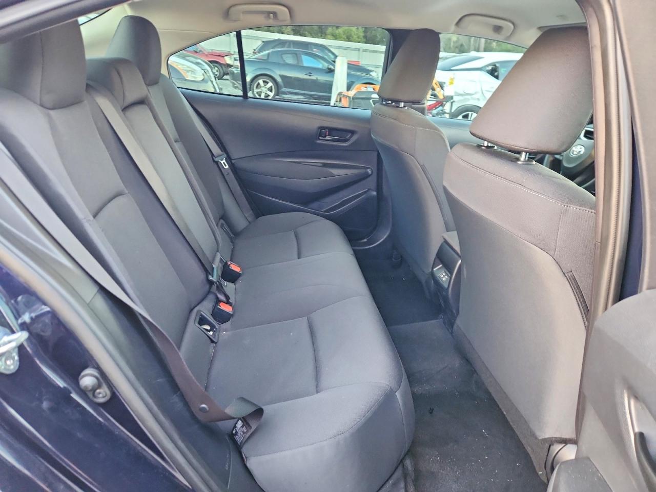 2025 TOYOTA COROLLA LE photo 10