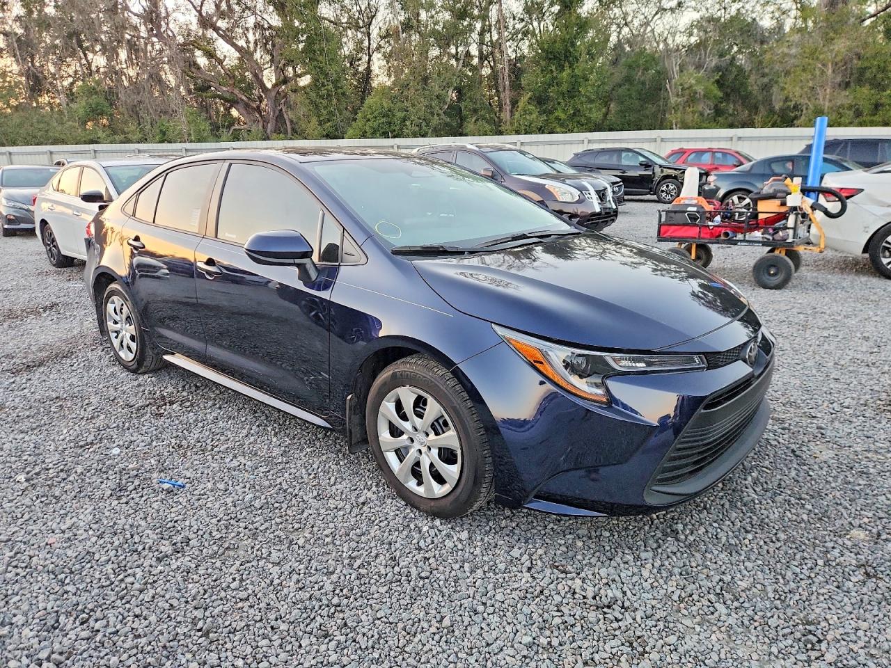 2025 TOYOTA COROLLA LE photo 4