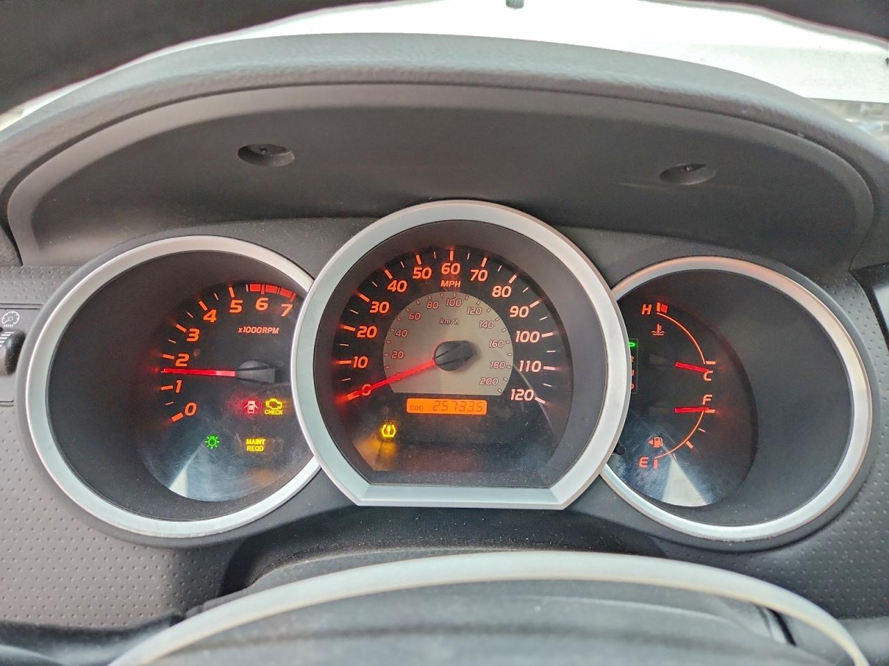 2006 TOYOTA TACOMA photo 9