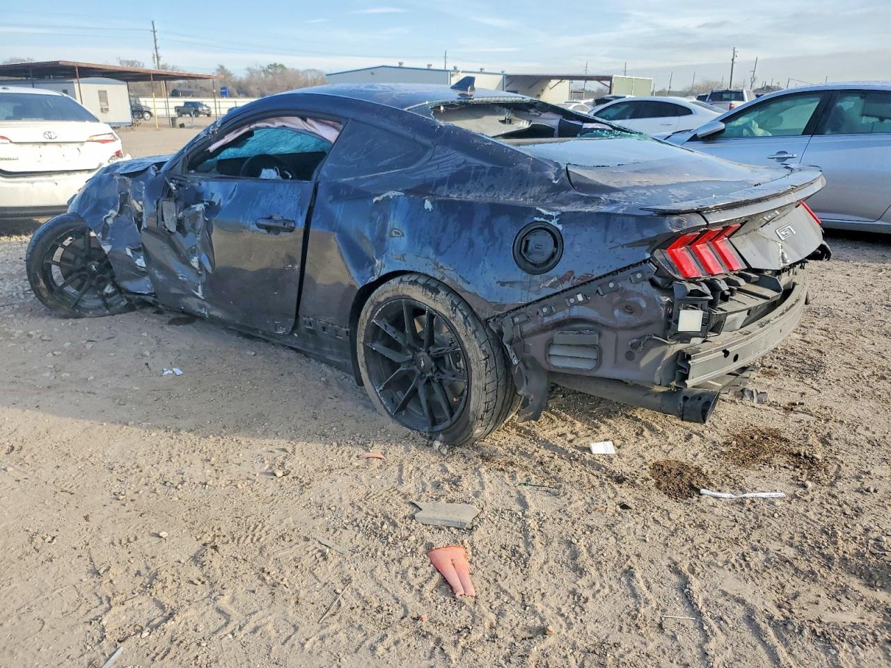2024 FORD MUSTANG GT photo 2