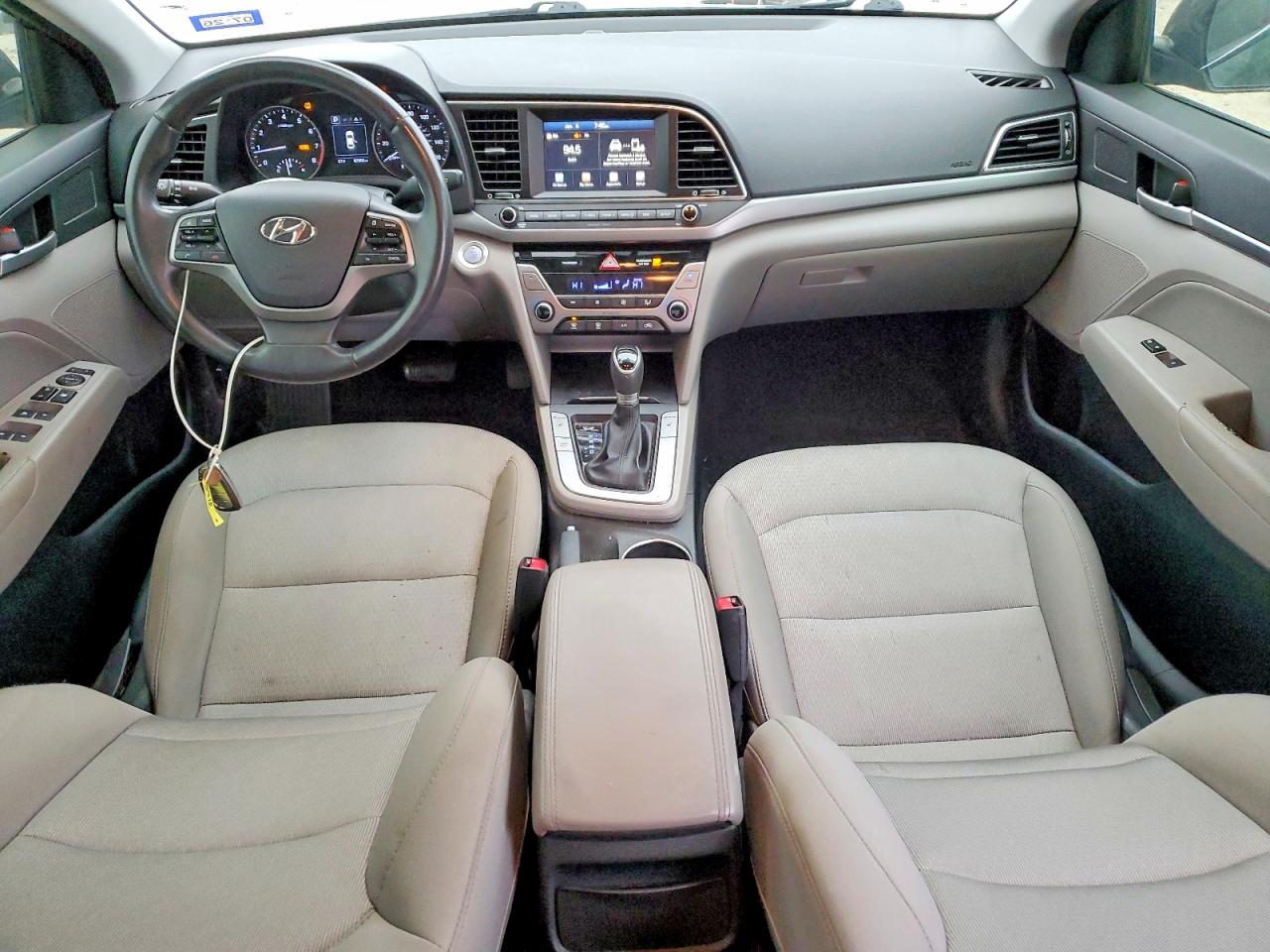 2017 HYUNDAI ELANTRA SE photo 8