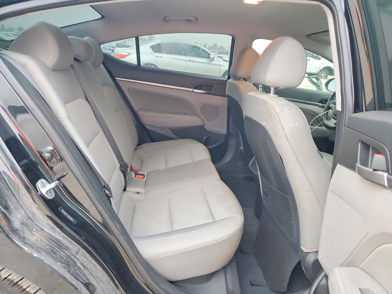 2017 HYUNDAI ELANTRA SE photo 10