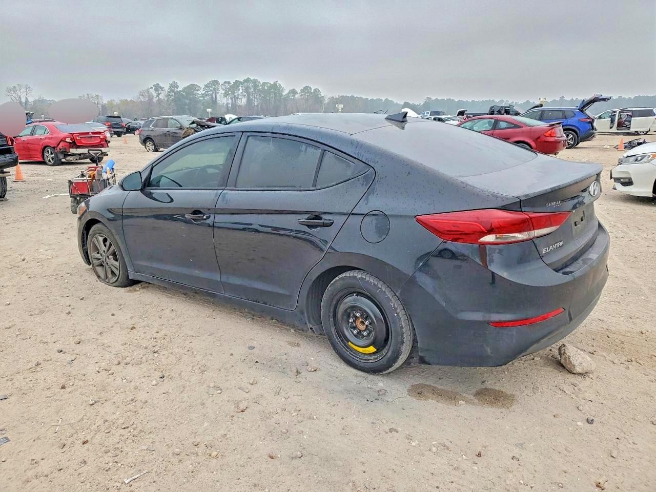 2017 HYUNDAI ELANTRA SE photo 2