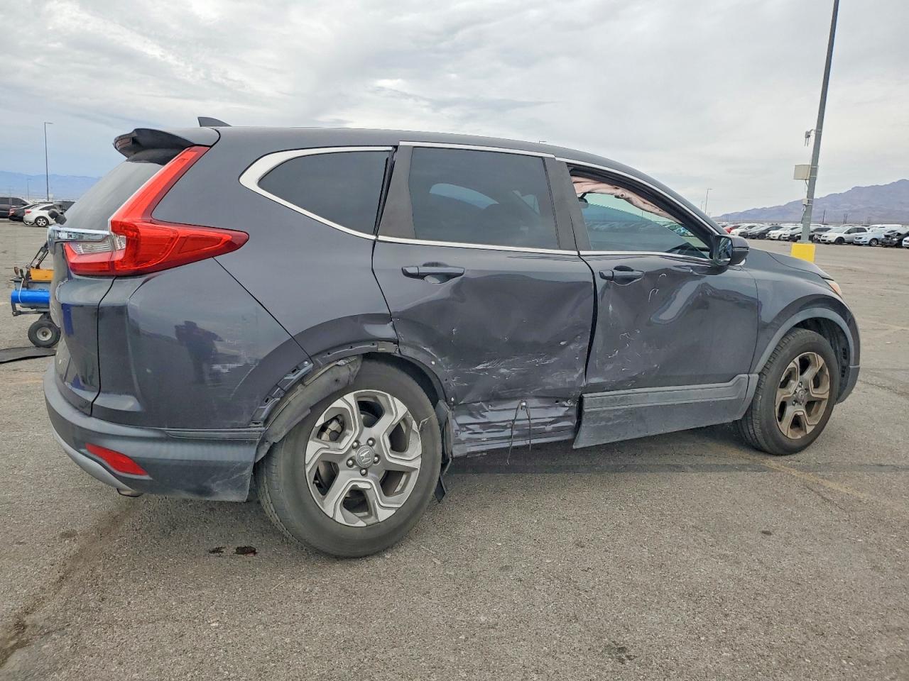 2018 HONDA CR-V photo 3