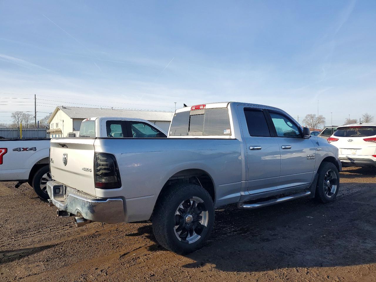 2013 RAM 1500 SLT photo 3