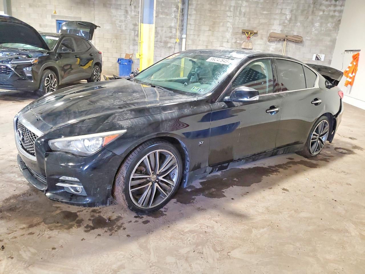 2015 INFINITI Q50