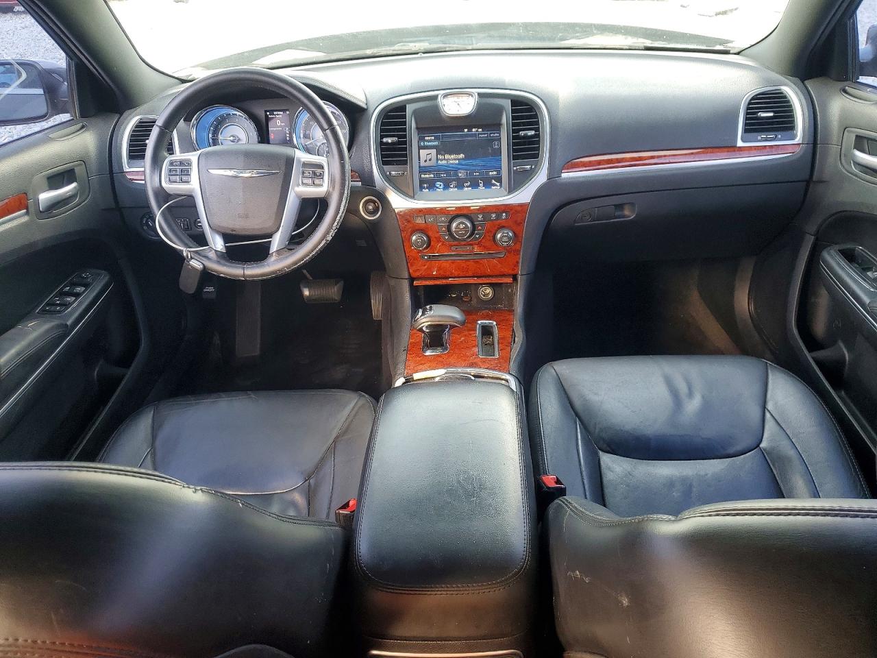 2014 CHRYSLER 300 photo 8
