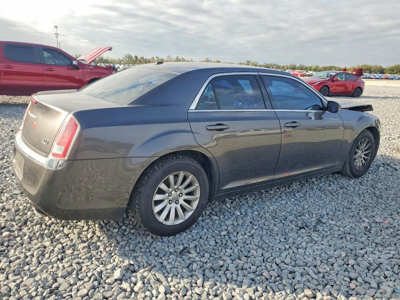 2014 CHRYSLER 300 photo 3