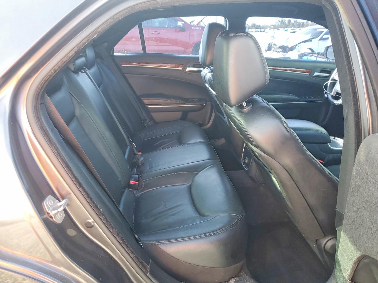 2014 CHRYSLER 300 photo 10