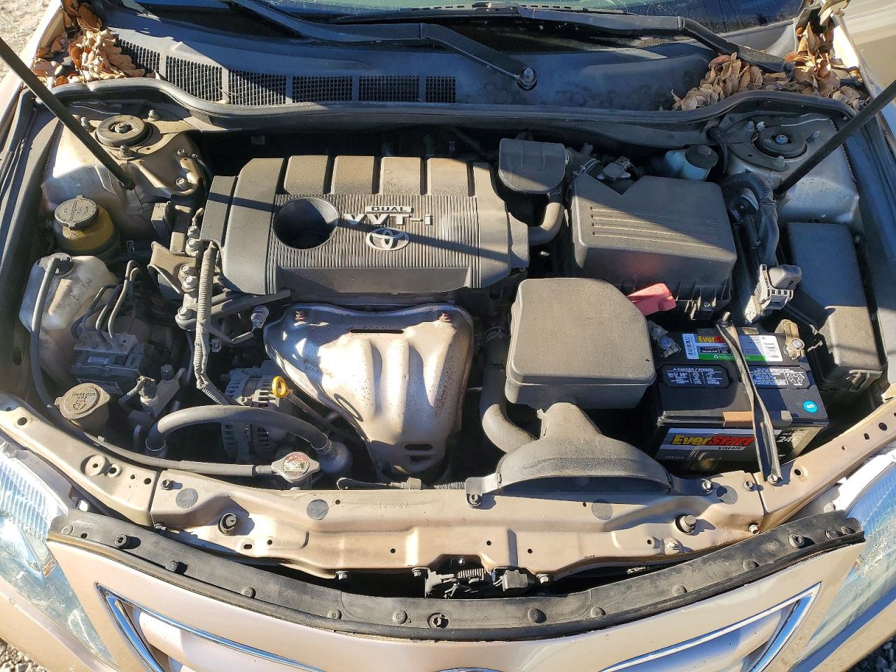 2010 TOYOTA CAMRY BASE photo 11