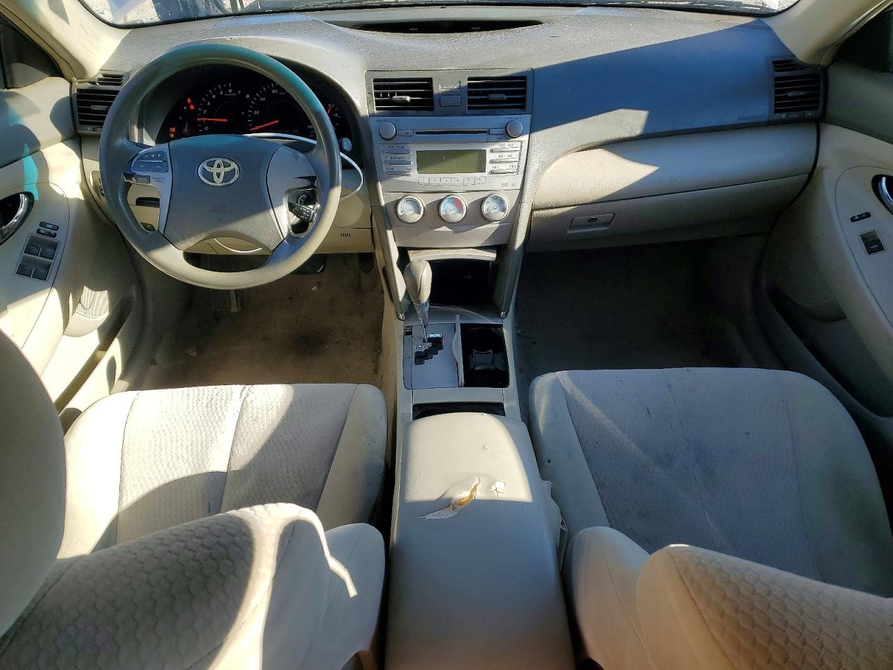 2010 TOYOTA CAMRY BASE photo 8