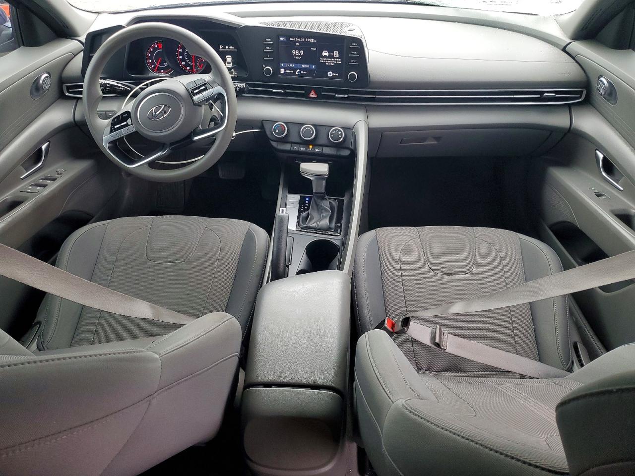 2021 HYUNDAI ELANTRA SE photo 8