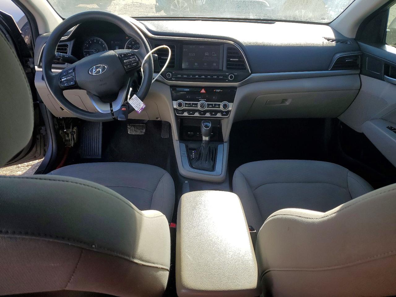 2020 HYUNDAI ELANTRA SEL photo 8