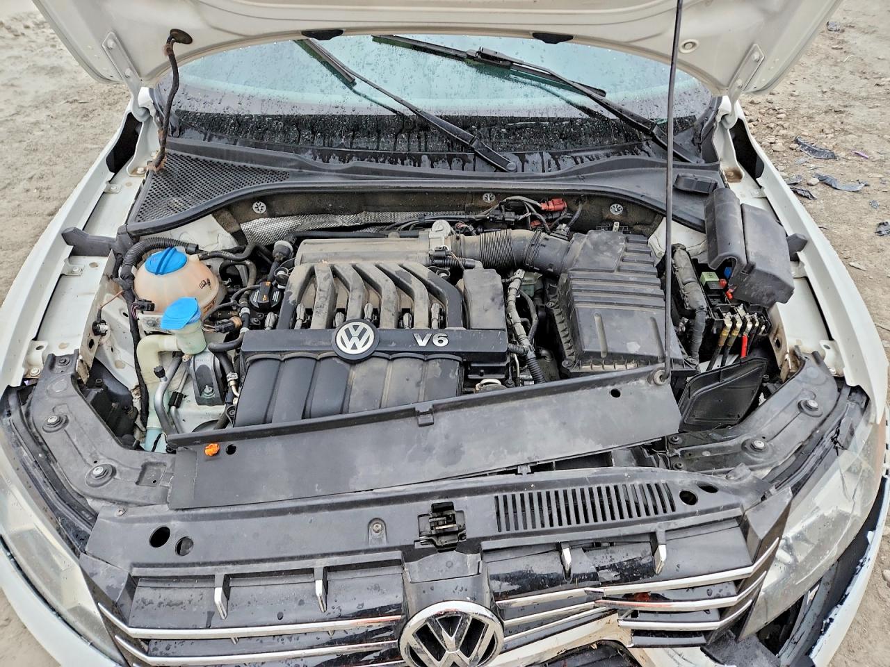 2012 VOLKSWAGEN PASSAT SEL photo 11