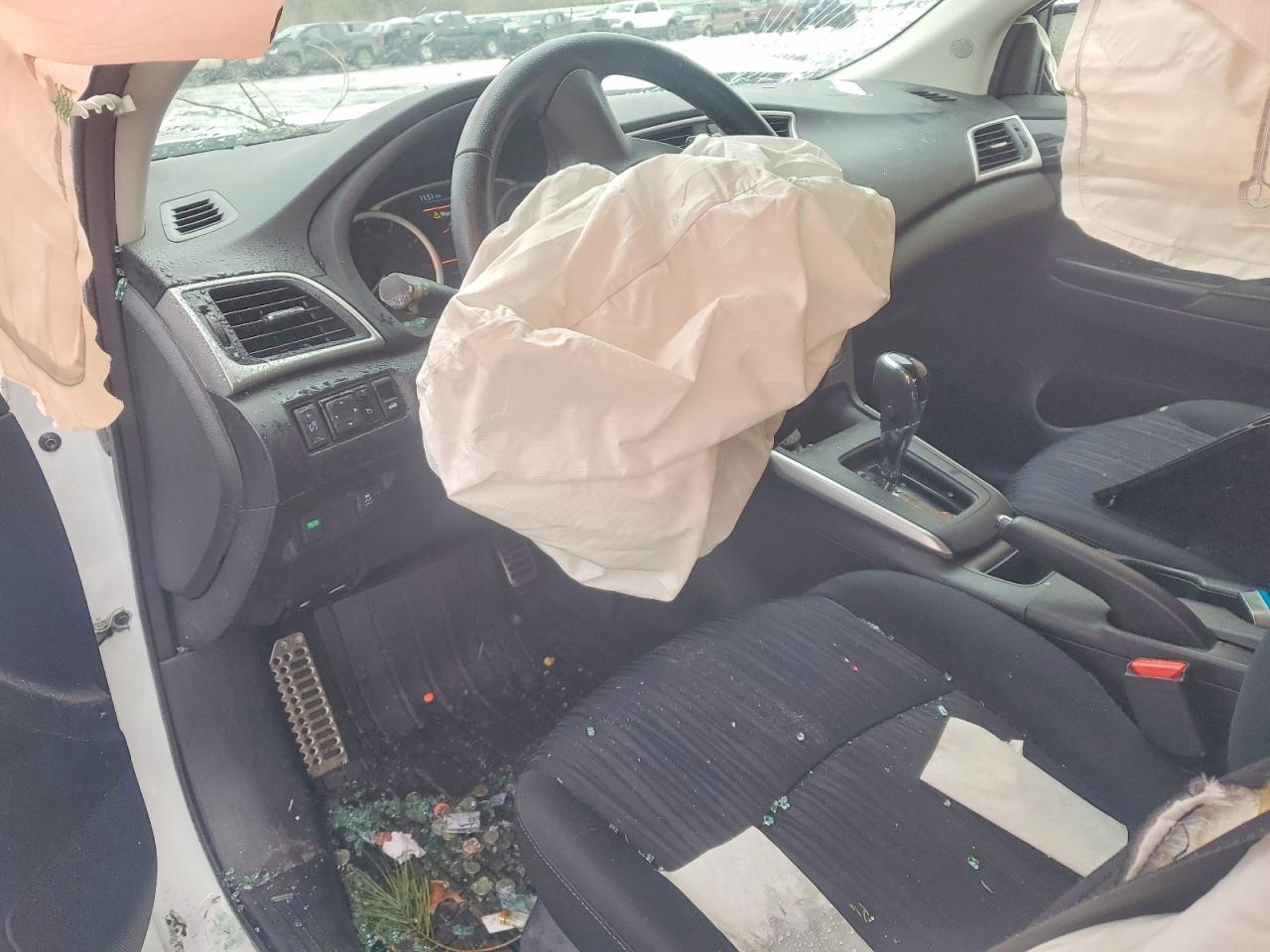 2019 NISSAN SENTRA S photo 8