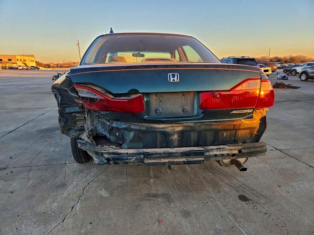 1999 HONDA ACCORD LX photo 6