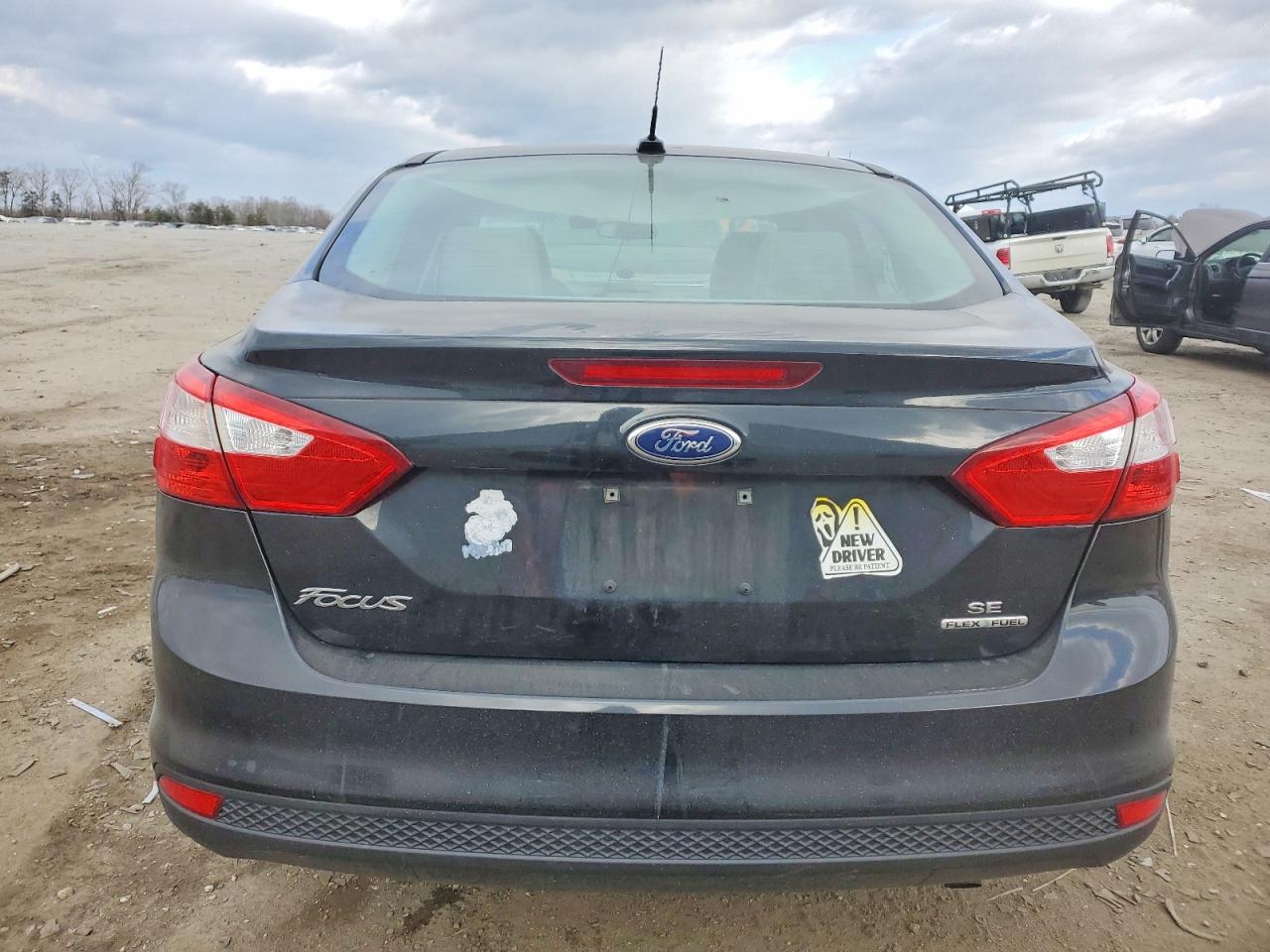 2013 FORD FOCUS SE photo 6