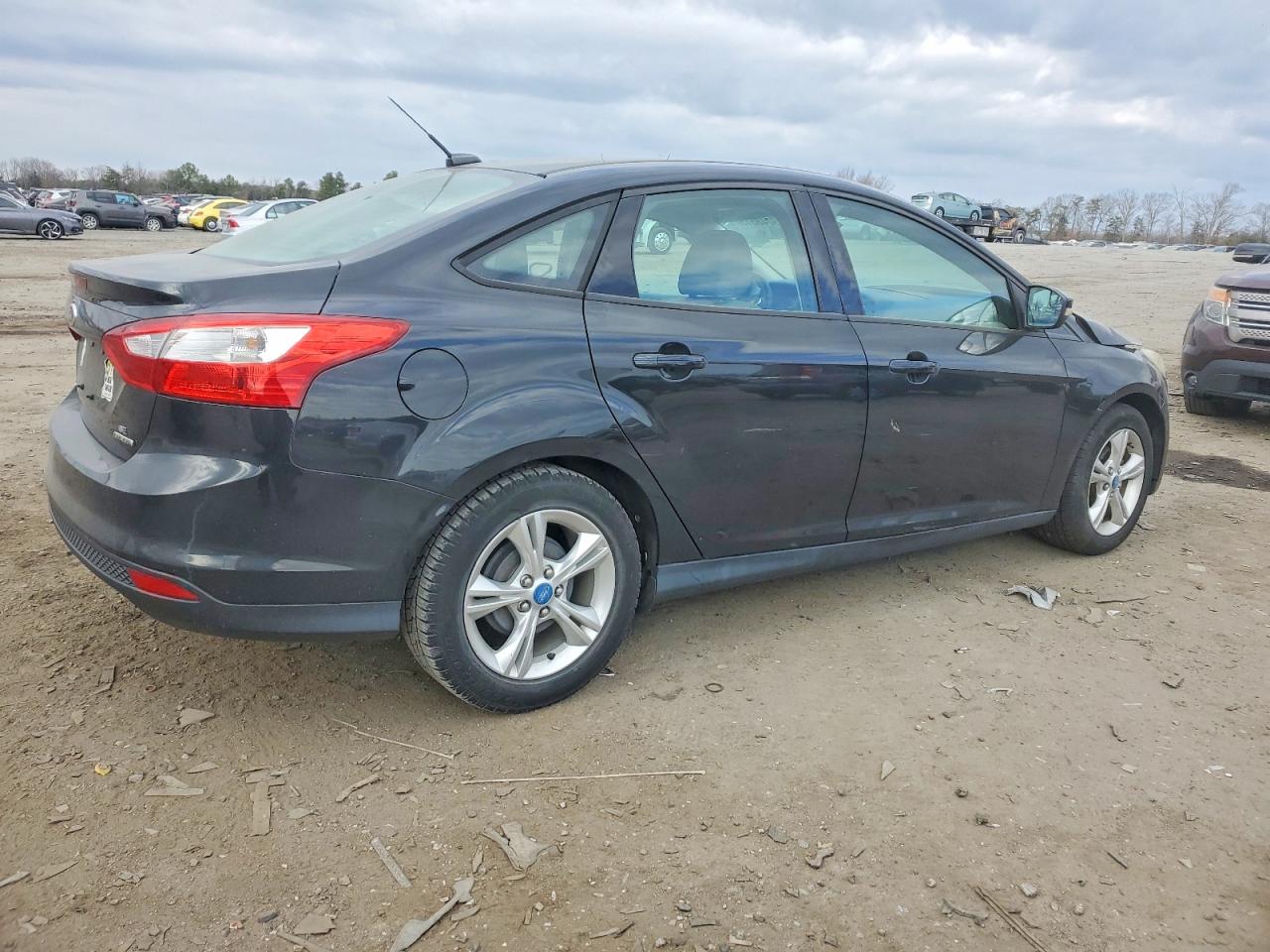2013 FORD FOCUS SE photo 3