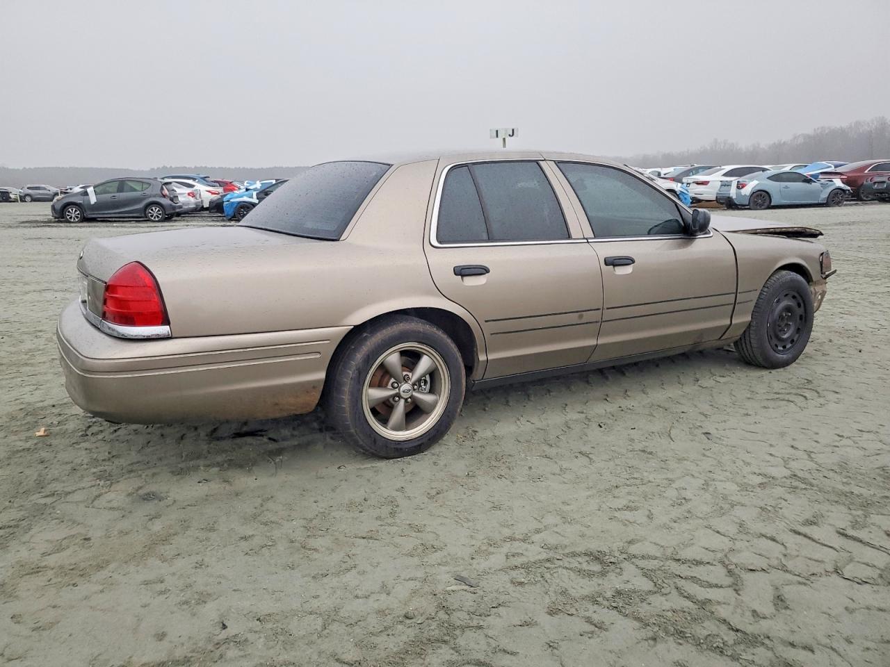 2006 FORD CROWN VICTORIA photo 3