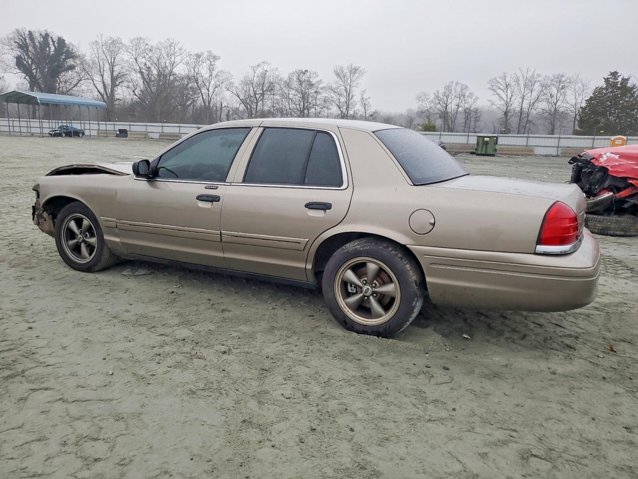 2006 FORD CROWN VICTORIA photo 2
