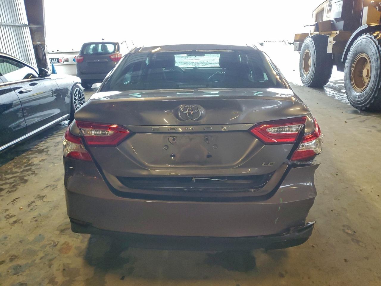 2018 TOYOTA CAMRY L photo 6