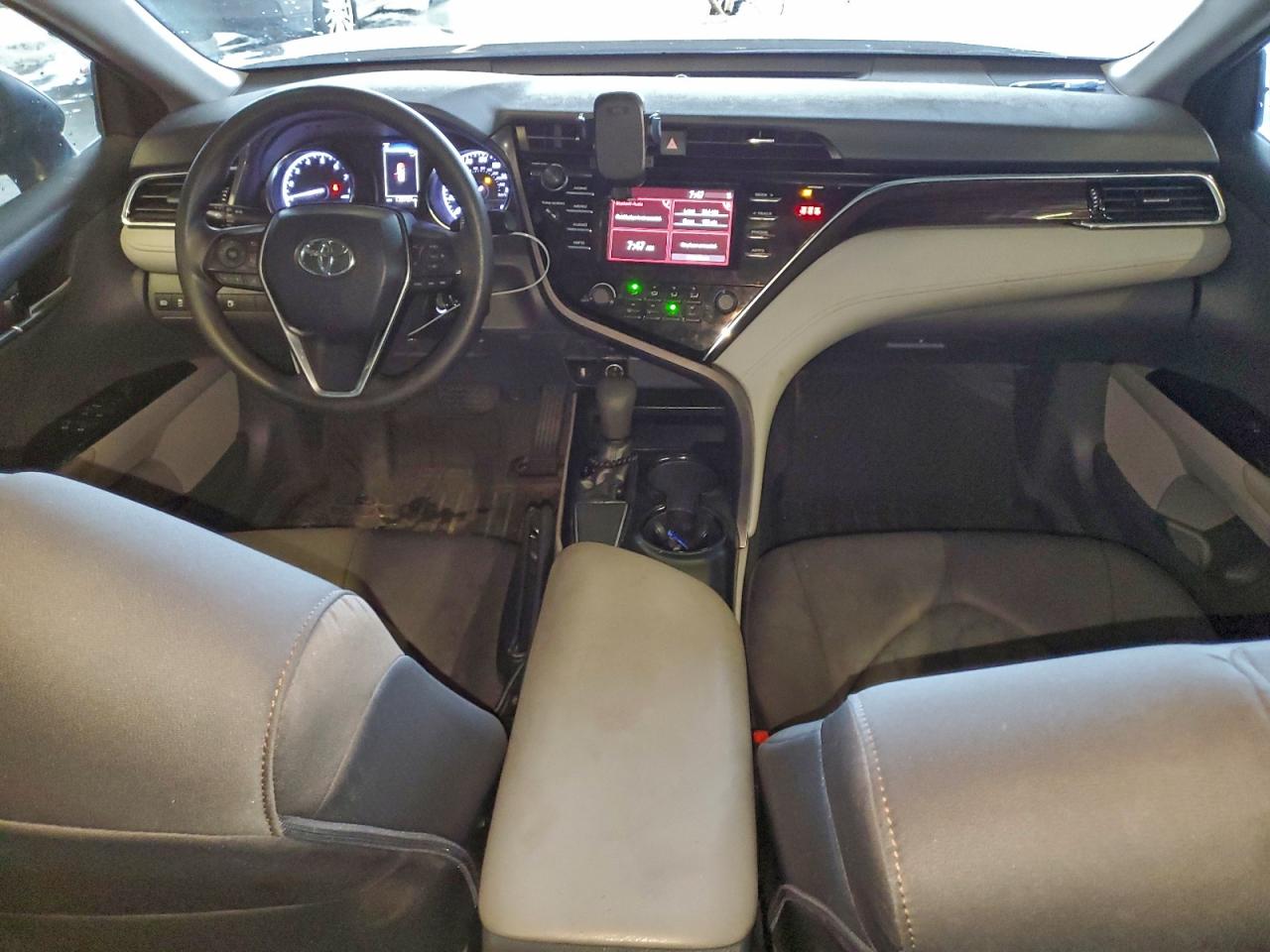 2018 TOYOTA CAMRY L photo 8