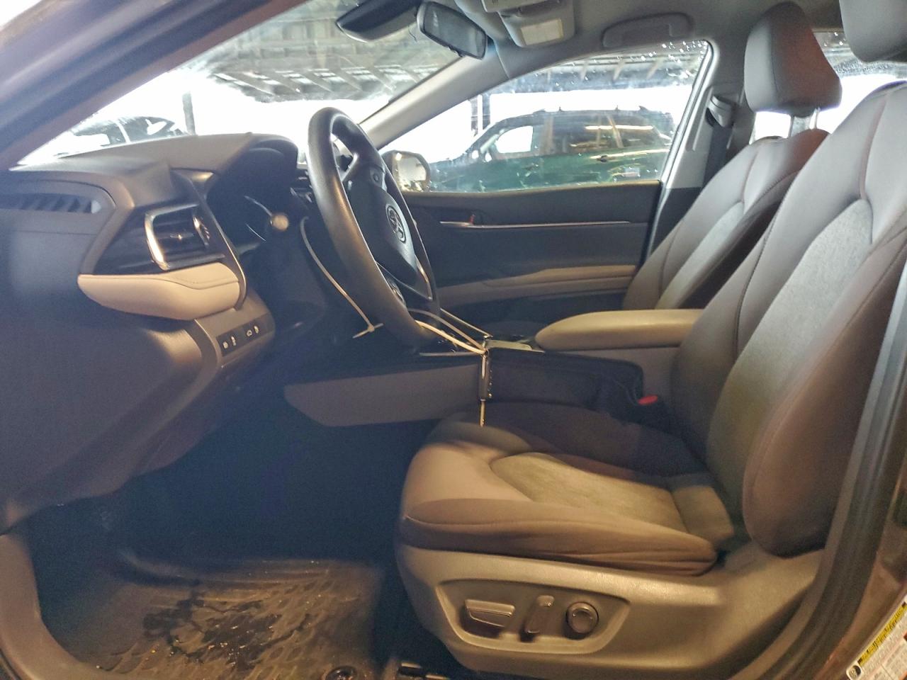 2018 TOYOTA CAMRY L photo 7