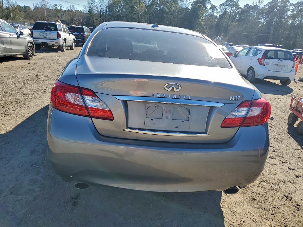 2012 INFINITI M37 photo 6