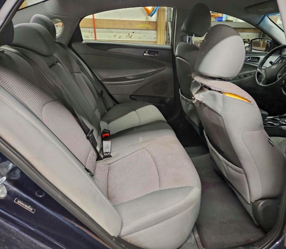 2011 HYUNDAI SONATA GLS photo 10