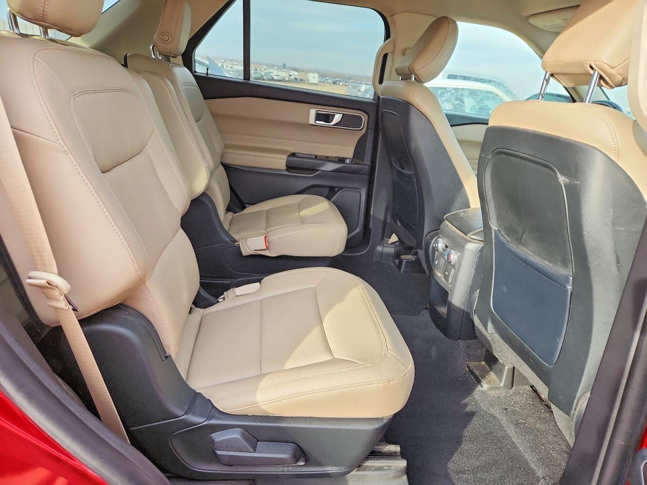 2020 FORD EXPLORER XLT photo 11