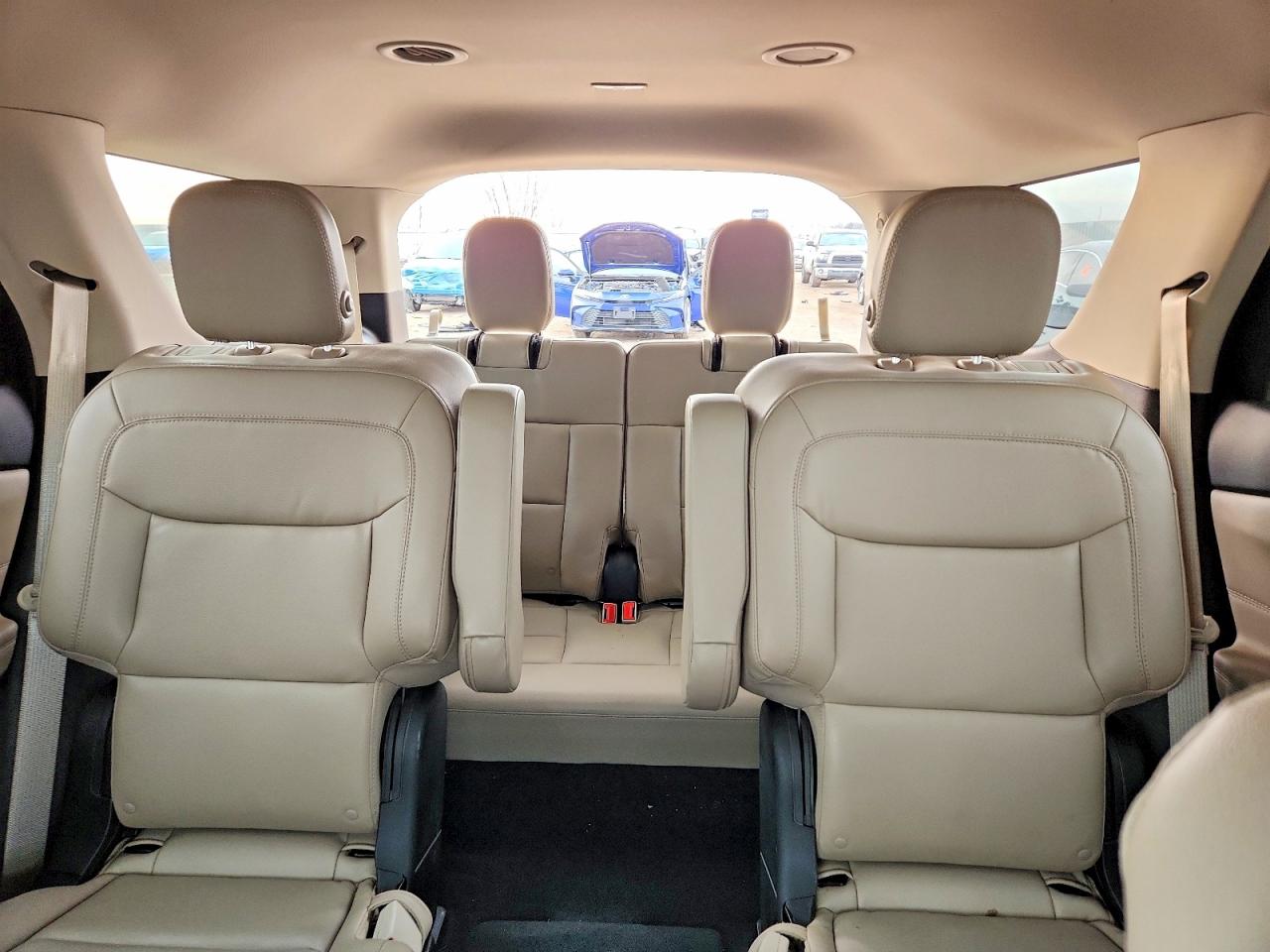 2020 FORD EXPLORER XLT photo 10