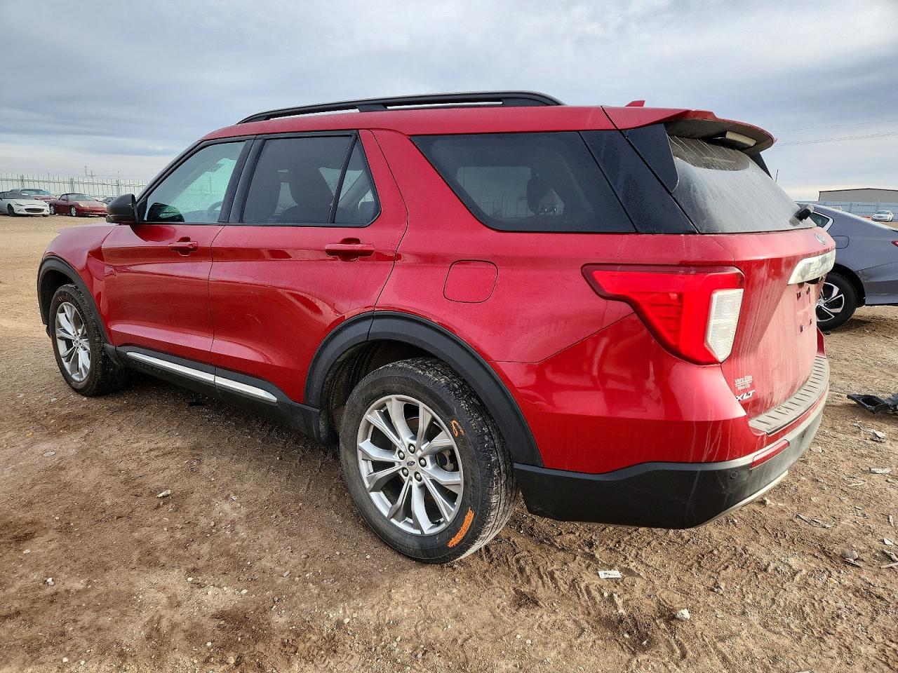 2020 FORD EXPLORER XLT photo 2