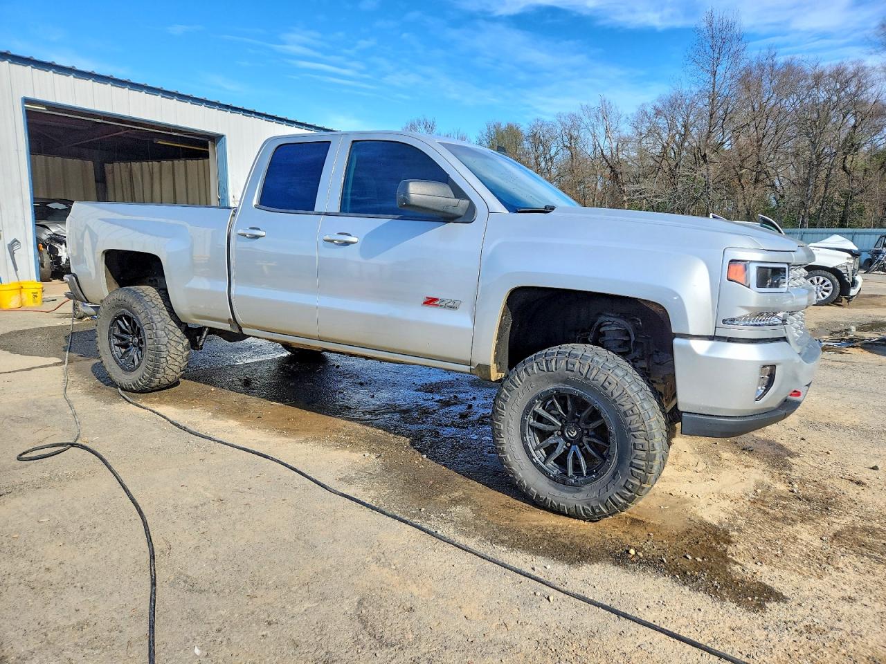 2017 CHEVROLET SILVERADO K1500 LT photo 4