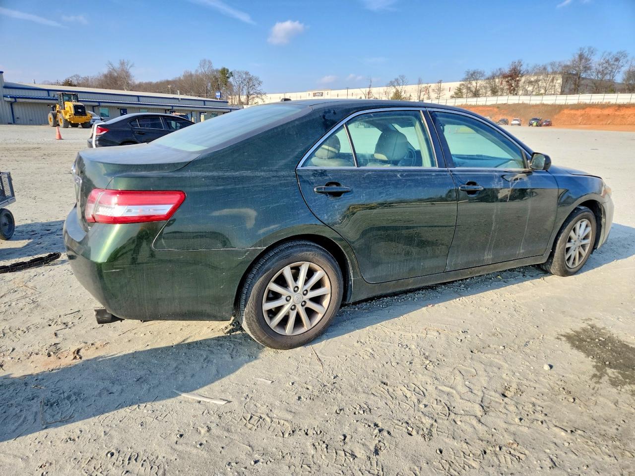 2011 TOYOTA CAMRY BASE photo 5