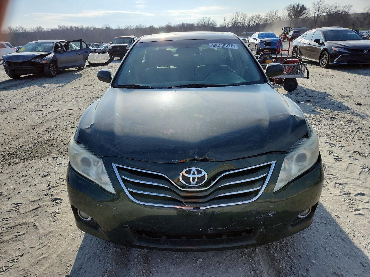 2011 TOYOTA CAMRY BASE photo 9