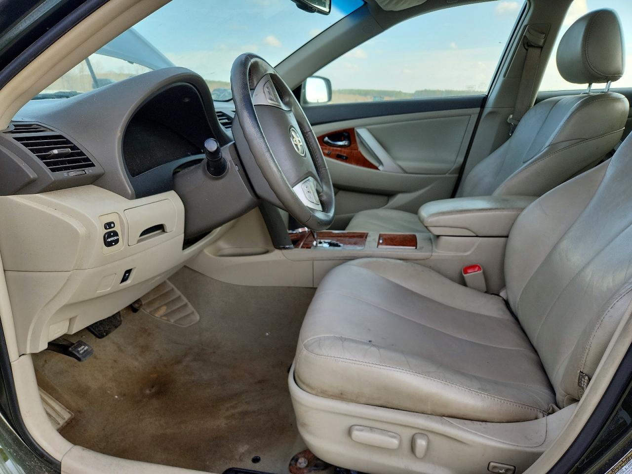 2011 TOYOTA CAMRY BASE photo 13