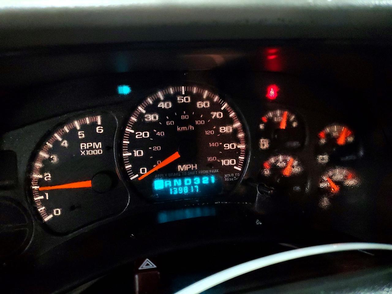 2001 CHEVROLET SUBURBAN K1500 photo 9