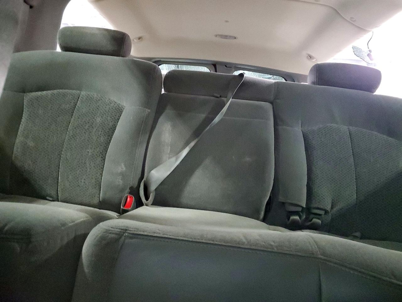 2001 CHEVROLET SUBURBAN K1500 photo 10