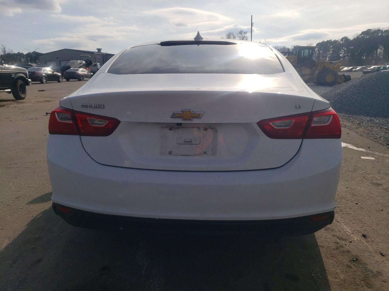 2017 CHEVROLET MALIBU LT photo 6